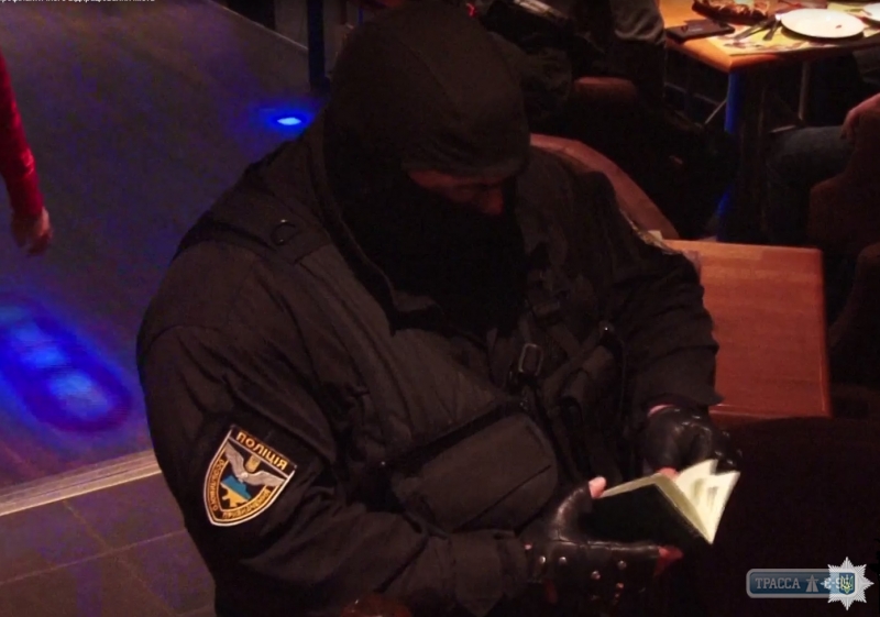 Правоохранители выявили четырех нелегальных мигрантов в развлекательных заведениях Одессы