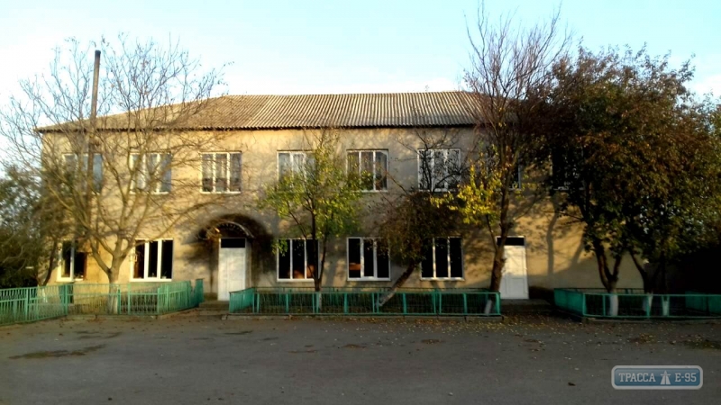 Строители заменили окна в детских учреждениях в селе в Арцизском районе Одесщины на полмиллиона грн