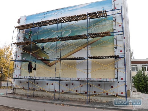 Художники украсят яркими муралами фасад школы №81 в Одессе