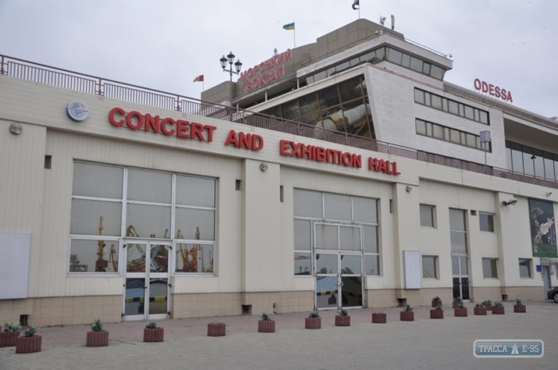 Одесский порт реконструирует концертно-выставочный зал и площадь перед морвокзалом