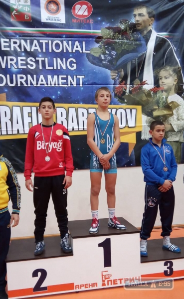 Юные спортсмены из Болградского района стали призерами турнира по борьбе в Болгарии