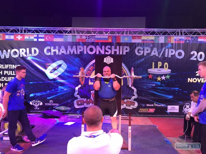 Священник-пауэрлифтер с юга Одесщины вновь стал чемпионом мира и поставил новый мировой рекорд