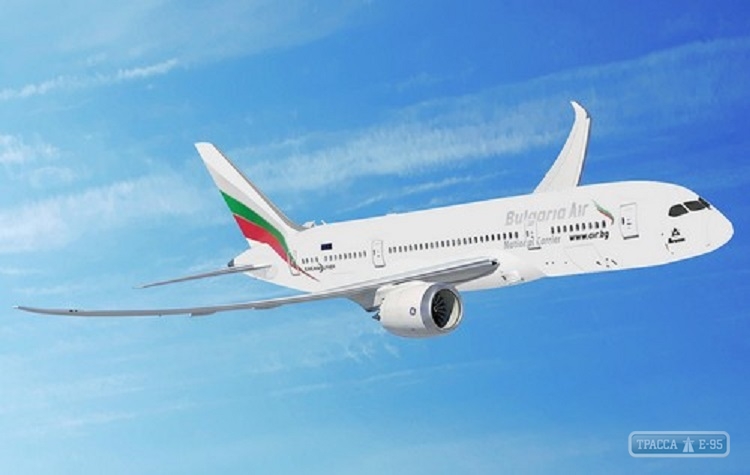 Болгарская авиакомпания приостановила свои рейсы в Одессу из-за военного положения