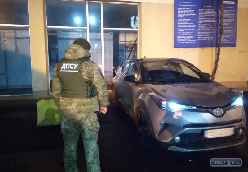 Пограничники Одесского отряда задержали угнанную во Львове иномарку