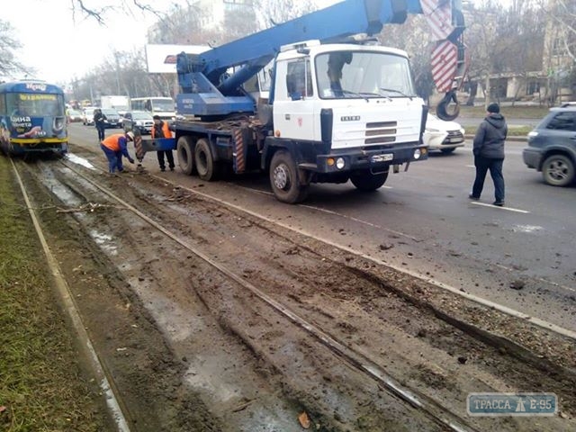 Трамвай сошел с рельсов в Одессе