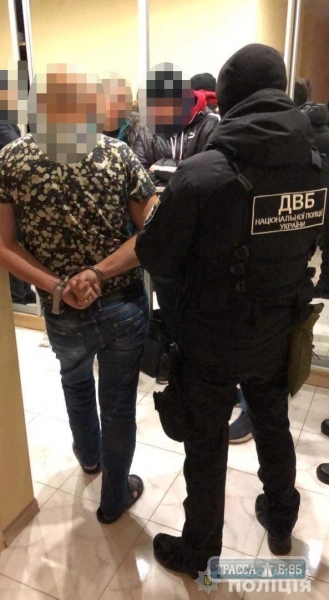 Полицейские задержали в Одессе банду, сжигавшую квартиры и машины бизнесменов по всей стране