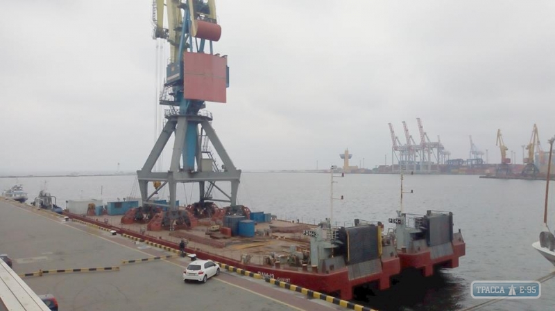 Флот УДП выполнил уникальную перевозку негабаритного груза на понтонах из Одессы в Южный