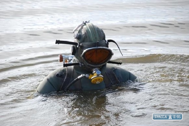 Водолазы нашли тела двух пропавших рыбаков на озере Сасык