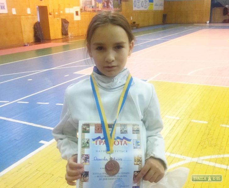 Юная одесситка завоевала бронзу на всеукраинском турнире по фехтованию