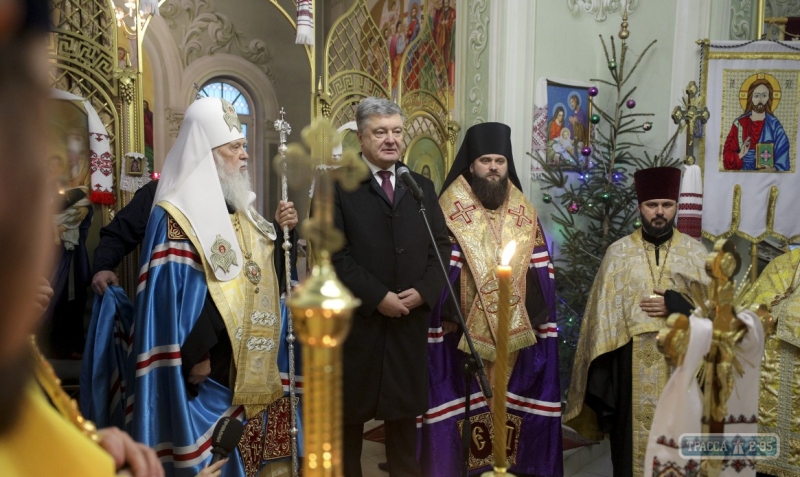 Президент помолился в Свято-Успенском храме села Мирное Беляевского района