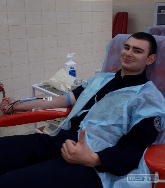 Морские пограничники сдали 10 литров крови для Одесской областной станции переливания