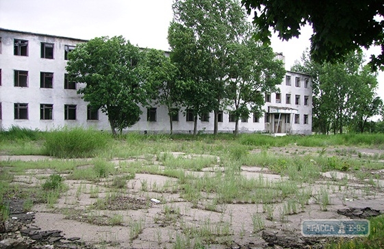 Военные планируют отремонтировать одну из разрушенных казарм в Болграде