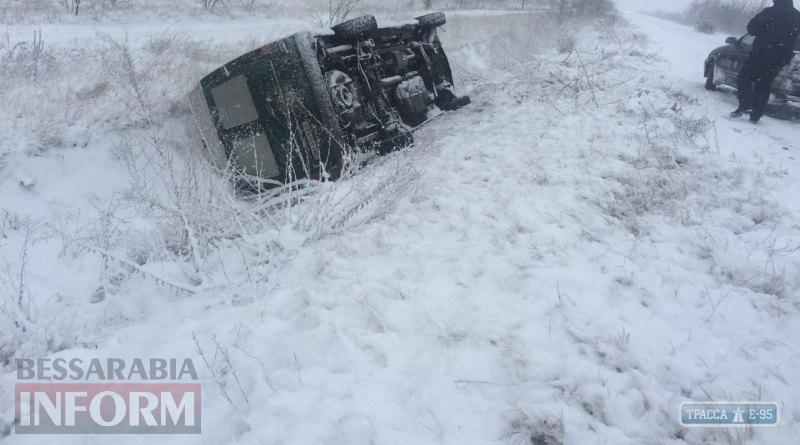 Проезд по трассе Одесса - Рени затруднен из-за обильного снегопада