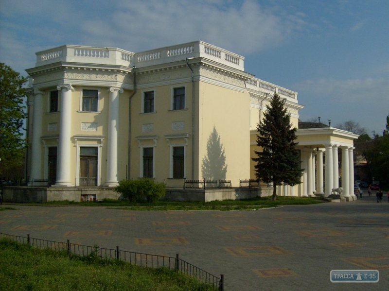 Одесские власти вновь хотят отремонтировать Воронцовский дворец, а заодно и одноименный переулок