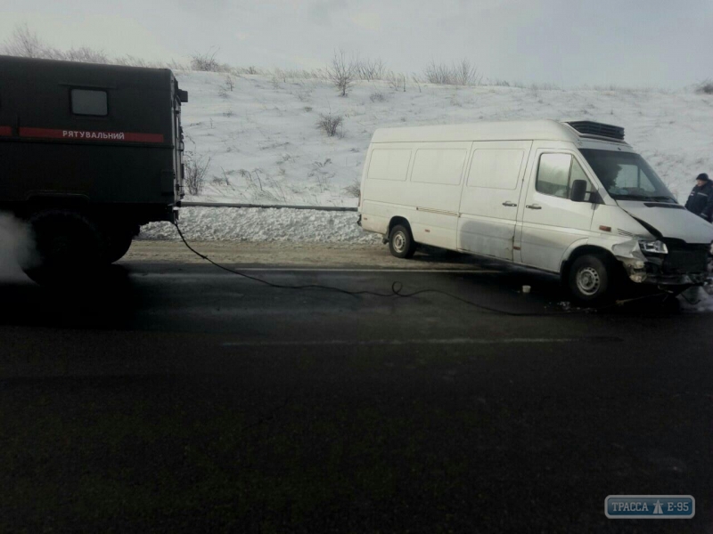 Шесть грузовиков съехали с дороги в Одесской области - введены ограничения для движения фур