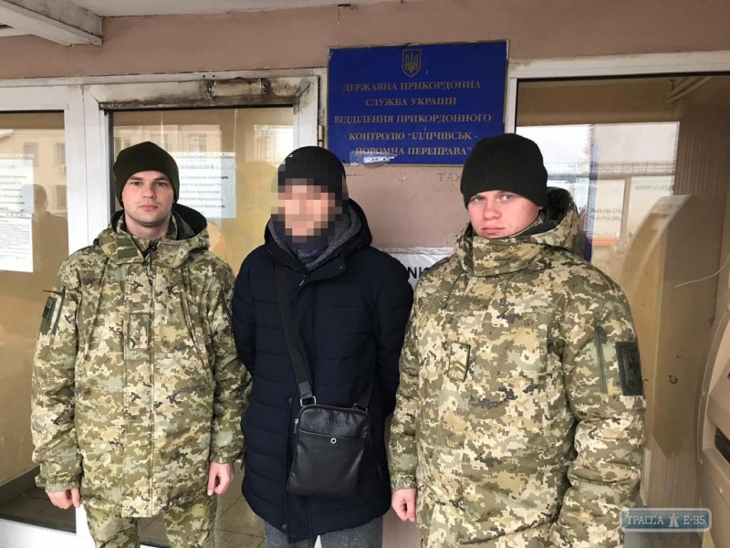 Одесские пограничники передали грузинским правоохранителям разыскиваемого преступника