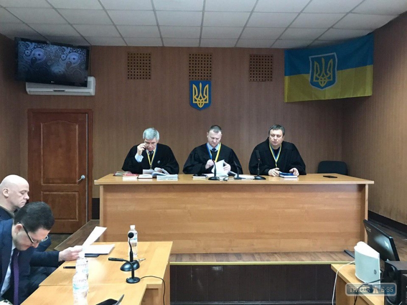 Труханов на скамье подсудимых: суд рассмотрел 37 томов письменных доказательств и три видео