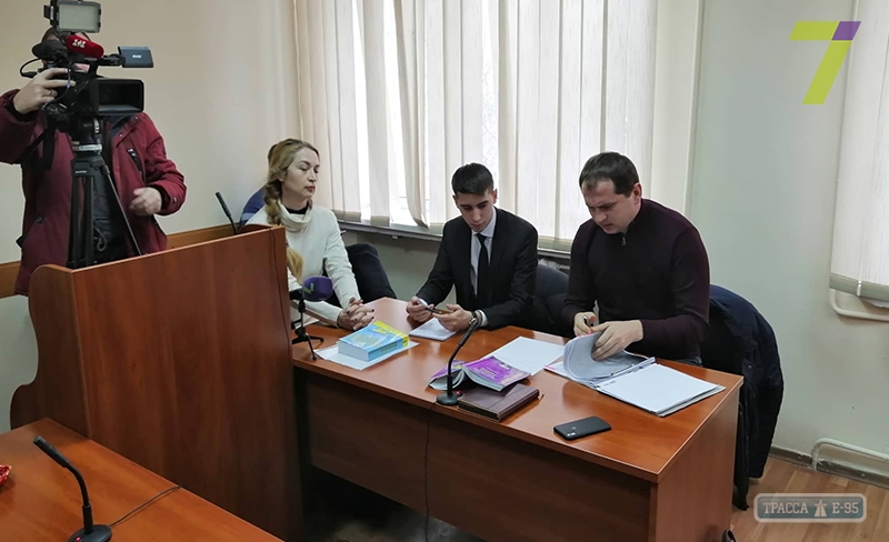 Мать знаменитых одесских пятерняшек подала иск на бывшего мужа за неуплату алиментов в 60 тыс. грн