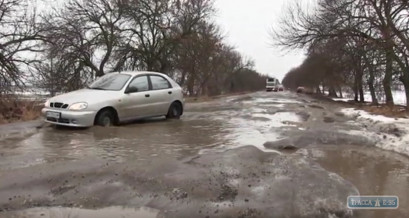 Десять населенных пунктов юга Одесской области остаются заложниками ужасающих дорог