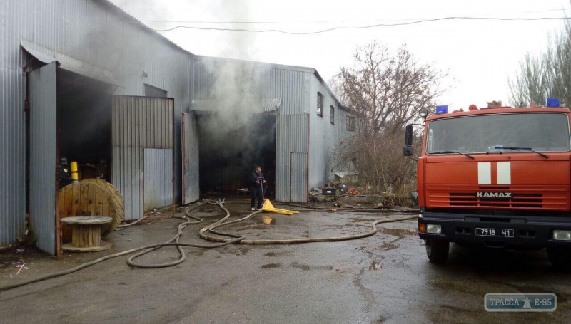 В Одессе произошел масштабный пожар на заводе 