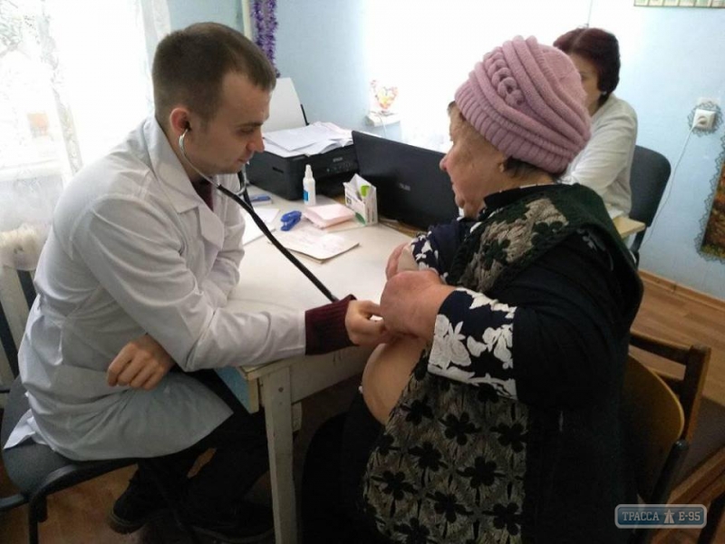 Врачи областных больниц обследовали пациентов в Захаровском районе
