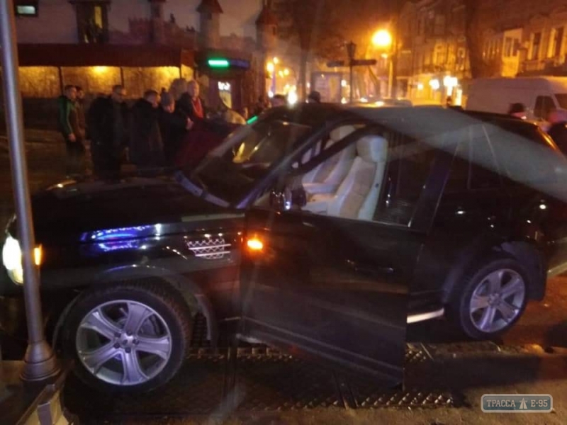 Автомобиль кандидата в президенты попал в ДТП в Одессе