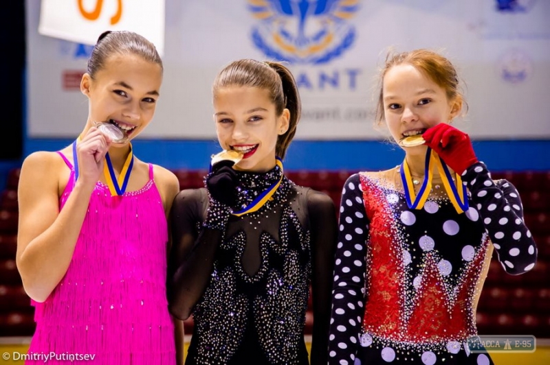 Одесские фигуристы завоевали восемь медалей на Всеукраинских соревнованиях в Харькове