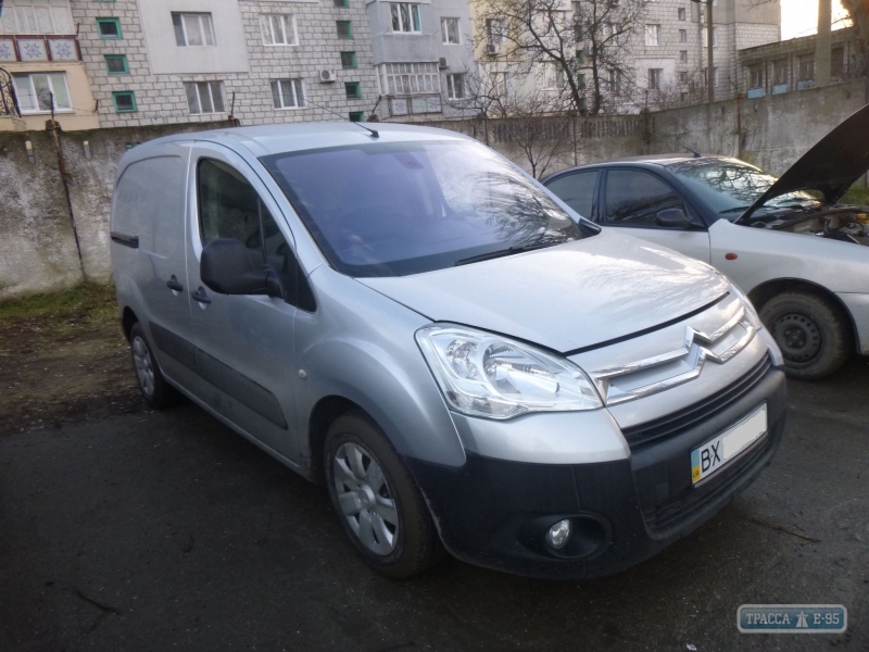 Автомобиль, который уехал с места ДТП в Одессе три года назад, скрывался в Хмельницкой области
