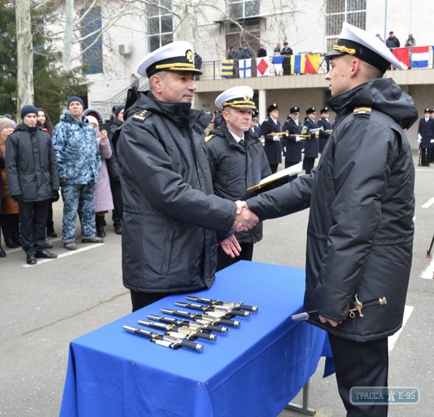 Два одесских моряка, находящихся в российском плену, заочно стали лейтенантами