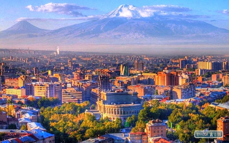 Авиакомпания Yanair Airlines снова запускает рейсы Одесса – Ереван