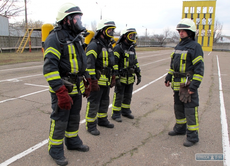 Одесские спасатели тестировали новые дыхательные аппараты, работающие на сжатом воздухе