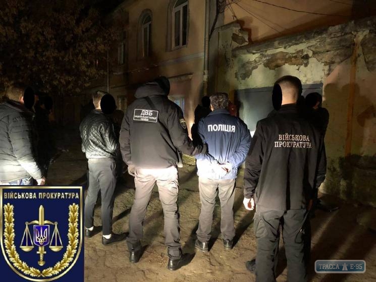 В Одессе задержали участкового, который требовал 300 долларов у наркоманки