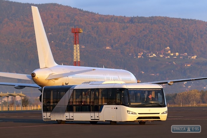 Одесский аэропорт покупает спецавтобус для пассажиров за 19 млн гривен