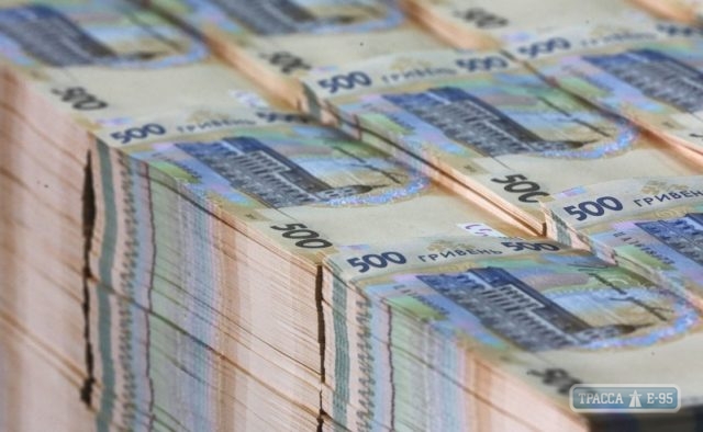 Налоговики закрыли конвертцентр, через который прошло 200 миллионов гривен