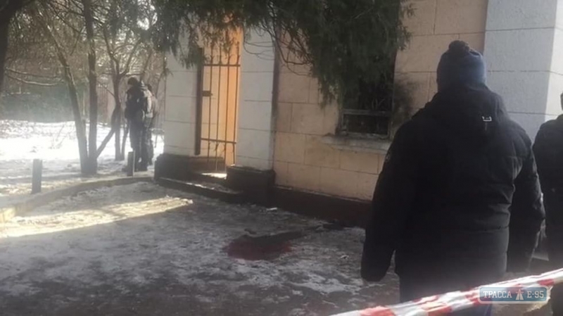 Неизвестный погиб в Одессе от взрыва гранаты у ворот Селекционного института (фото)