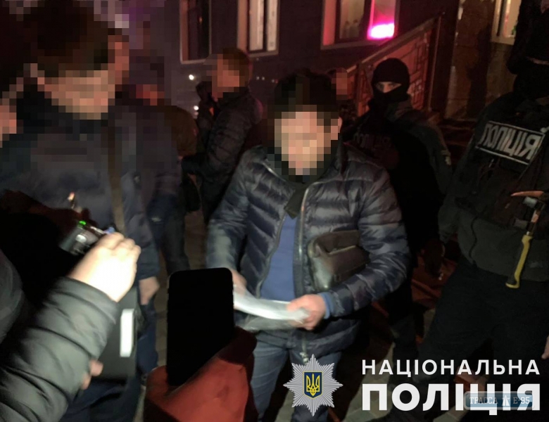Очередной инспектор таможни попался на взятке в Одессе