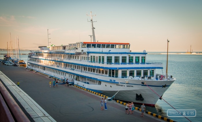 Порт Черноморск за 2 месяца 2019 года обслужил более 2,8 тысяч пассажиров
