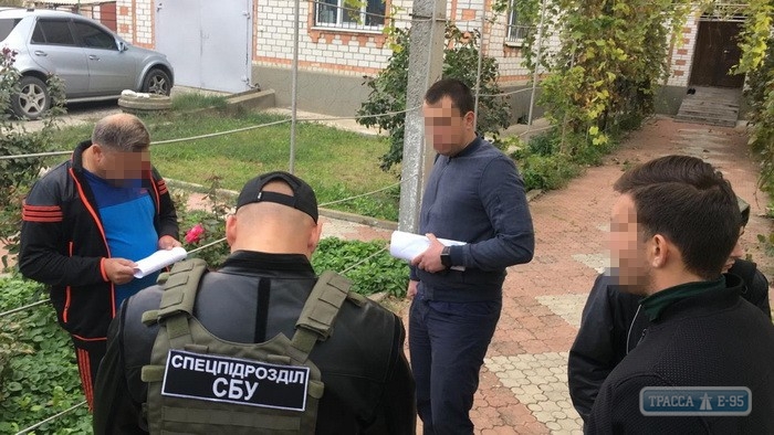 Чиновник Госпродпотребслужбы в Одесской области брал взятки за регистрацию сельхозтехники