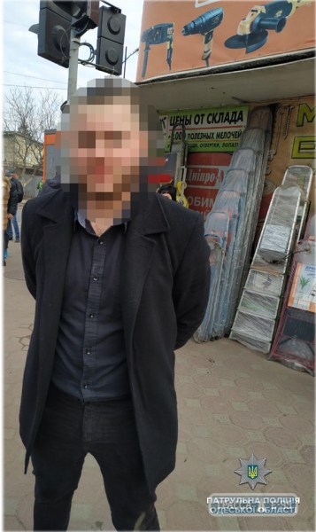 Водитель ранил своего оппонента ножом за непристойный жест возле Малиновского рынка в Одессе
