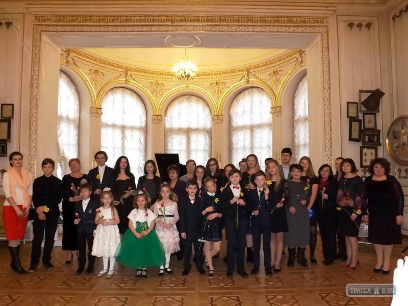 Старейшая музыкальная школа Одессы отметила 50-летний юбилей (фото)
