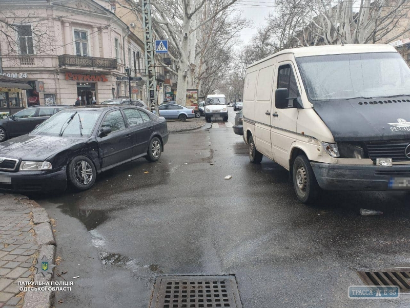 Восьмилетняя девочка пострадала в ДТП в центре Одессы