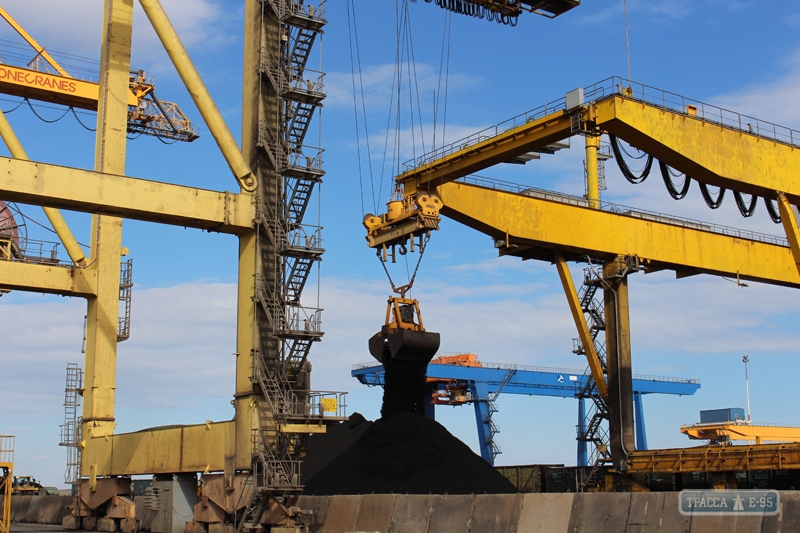 Порт Черноморск принял первый в этом году балкер с импортным углем