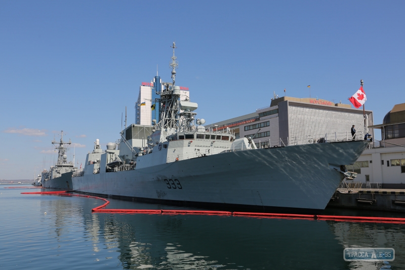 Министр обороны в Одессе: корабли НАТО на постоянной основе будут заходить в украинские порты