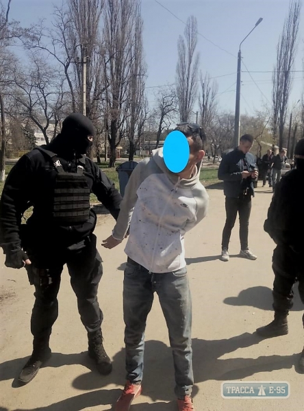 Правоохранители раскрыли сеть наркодилеров, которая работала в Одессе и Николаеве
