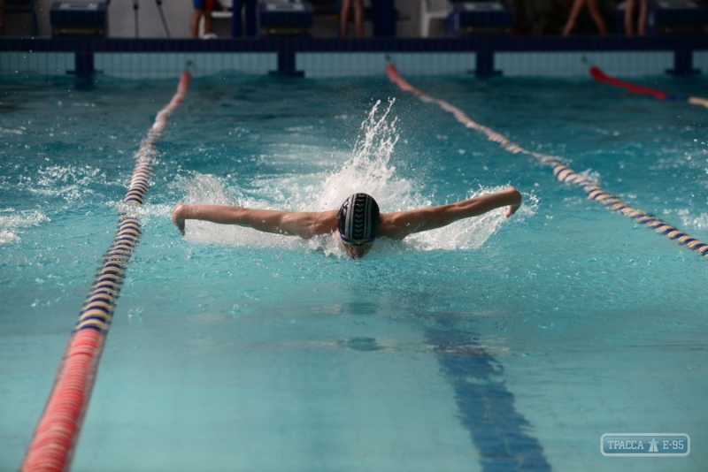 Одесские спортсмены завоевали 13 золотых медалей на международном турнире по плаванию