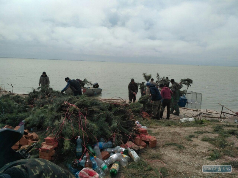 Рыбные хозяйства установили на водоемах Одесской области почти 3 тысячи нерестилищ