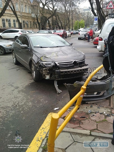 ДТП в центре Одессы: пострадала случайная прохожая