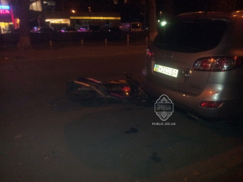 Китаец на мотоцикле сбил милиционера в Одессе (фото)