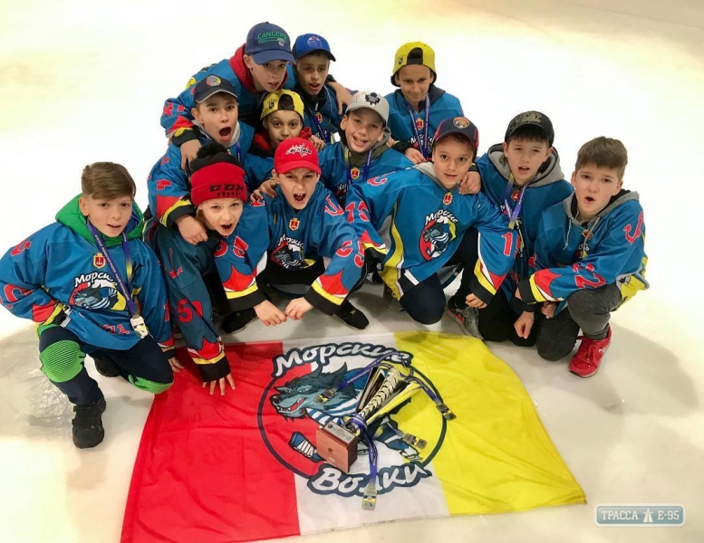 Юные одесские спортсмены стали вице-чемпионами Украины по хоккею