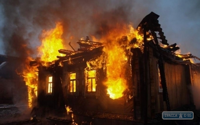 Хозяйка дома пострадала при пожаре в Великомихайловском районе
